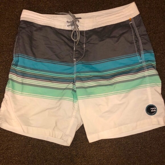 Billabong mens board shorts. 32. - Picture 1 of 3